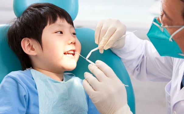孩子口臭是怎么原因引起的？小孩口臭是什么原因导致的？(1)