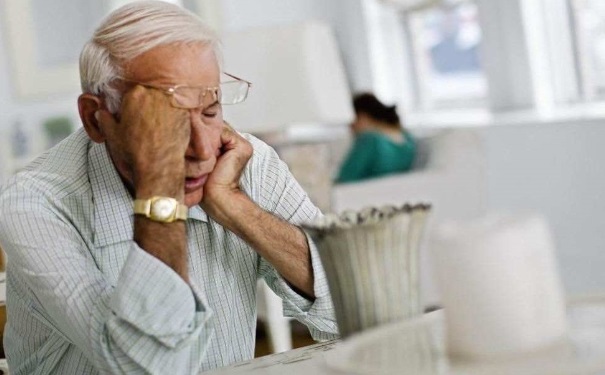 老年人怎么防止偏头痛？老年人偏头痛要注意什么？(1)