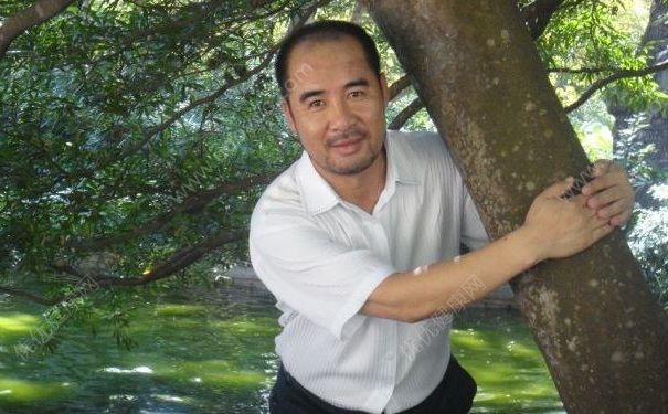 糖尿病导致男子双眼几近失明，糖尿病会导致失明吗？(3)