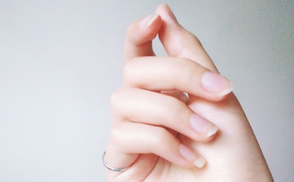 灰指甲怎么治疗最好？灰指甲患者吃什么？(1)