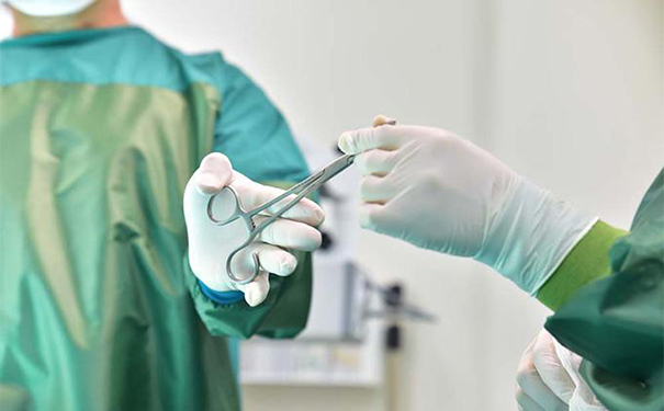 食道癌怎么治疗？患上食道癌的原因有哪些？[图]