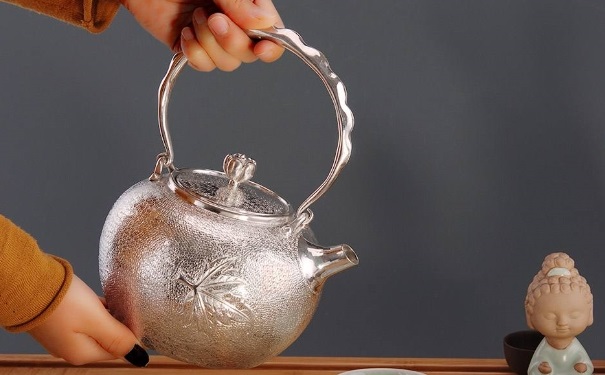 被开水烫伤怎么紧急处理？烫伤的急救措施[图]