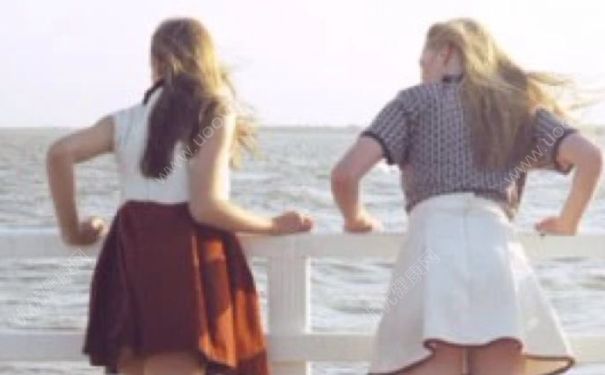 我喜欢我的闺蜜怎么办？女生老是想抱闺蜜是同性恋吗？(4)