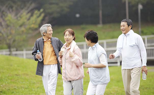 老年人腿脚抽筋是怎么回事？老年人腿脚抽筋是什么原因？(1)