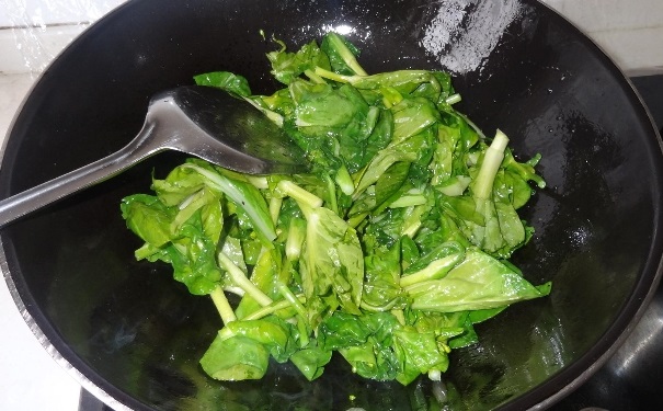 炒菜如何不粘锅？炒菜不粘锅的技巧(1)