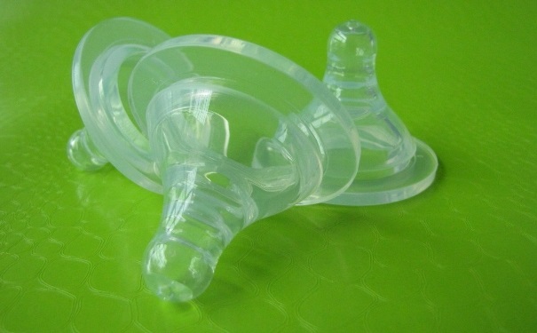 宝宝用的橡胶奶嘴多长时间换一次？橡胶奶嘴怎么消毒？(1)