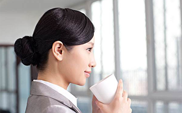 皮肤为什么会过敏呢？皮肤过敏起小疙瘩怎么办？(1)