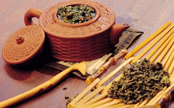 隔夜茶叶渣可以泡澡吗？茶叶渣可以用来做面膜吗？(1)