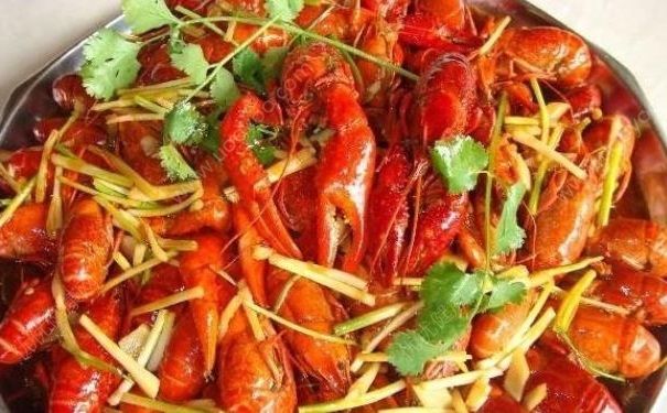 湖北高校开小龙虾专业，吃小龙