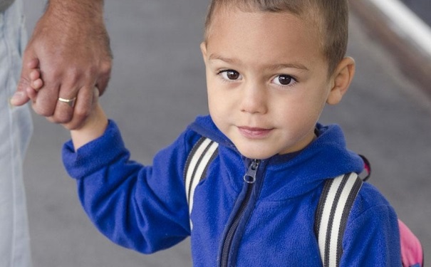 如何让小孩了解性侵危害？怎样让小孩了解性伤害行为？(1)