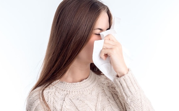 打喷嚏是感冒快好了吗？感冒快好的症状有哪些？[图]