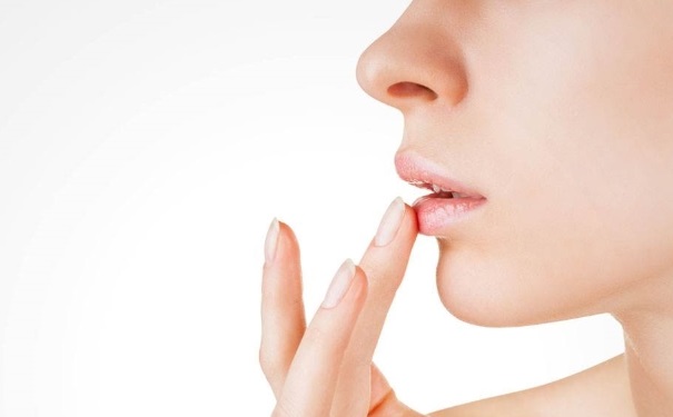 手脱皮吃什么能缓解？冬天手脱皮怎么调理？[图]