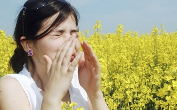 花粉过敏会遗传吗？花粉过敏是天生的吗？(1)