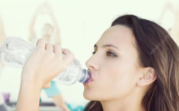 冬天皮肤如何保持水嫩？冬天怎样护理皮肤？(2)