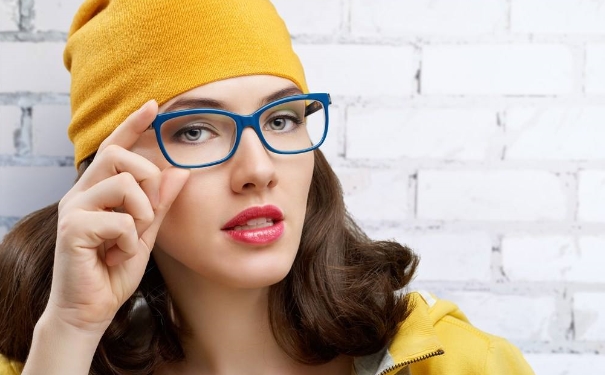 近视眼做手术好不好？激光手术后对眼睛有什么不好影响？(1)