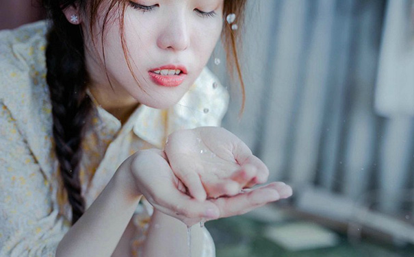 女孩青春期性心理有什么表现？青春期女生性心理的表现(1)