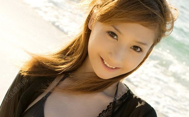 女性为什么会长阴毛？阴毛到底要不要剔除？(1)