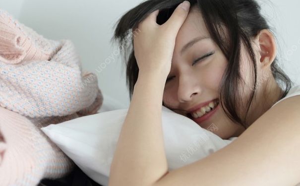 哪些表现表明女人可能出轨？女性外遇一般有什么表现？(1)