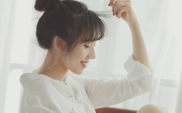 乳房不对称正常吗？乳房不对称是什么原因？(1)