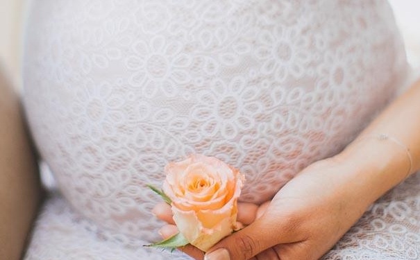 孕妇能不能用护肤品？孕妇用护肤品对胎儿有没有影响？(1)