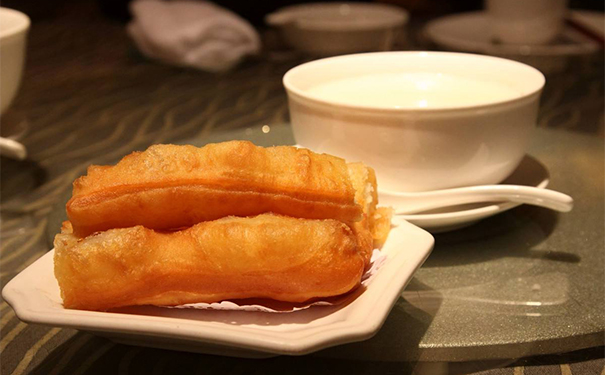 哪些人不宜吃油条？吃油条对身