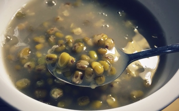 夏天适合吃哪些食物？天气炎热吃什么好？(1)