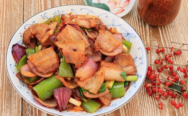 回锅肉怎么做好吃？回锅肉的家常做法(1)