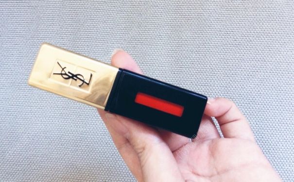 ysl唇釉12号和9号哪个好看？ysl唇釉12号怎么样？(1)