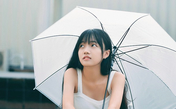 女性胸小有哪些危害？女性胸小是什么原因？(1)