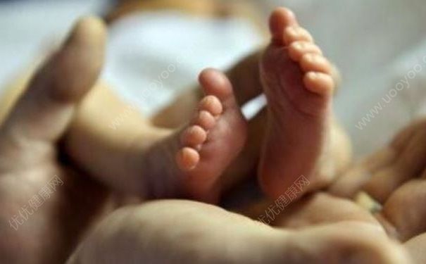 女童遭生母虐待数次脑死亡，脑死亡后还能活多久？(4)