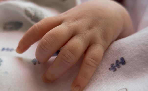 发育迟缓与自闭症的区别？儿童发育迟缓和自闭症的区别