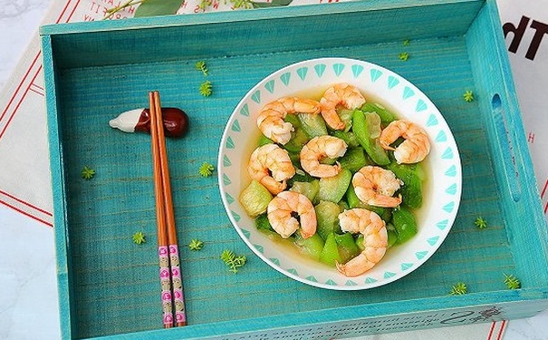 治疗老年痴呆吃什么食物好？老年痴呆吃什么药可以缓解