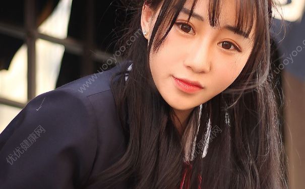用手抚摸女人身体哪里更易高潮？抚摸身体哪些部位让女人高潮？(1)