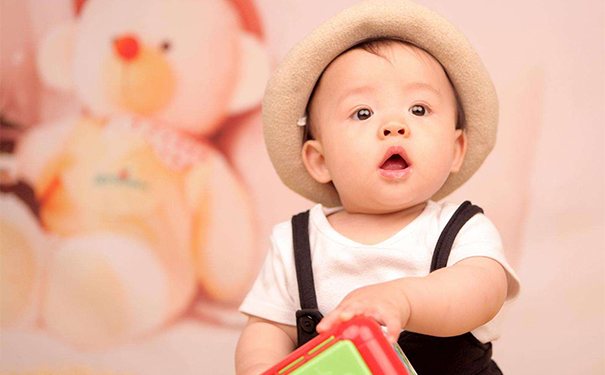 婴儿大便干燥的原因有哪些？婴儿大便干燥是怎么引起的？(1)