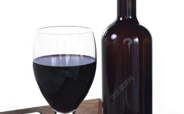 女人喝葡萄酒还是红酒好？女人喝什么葡萄酒更加合适？(1)