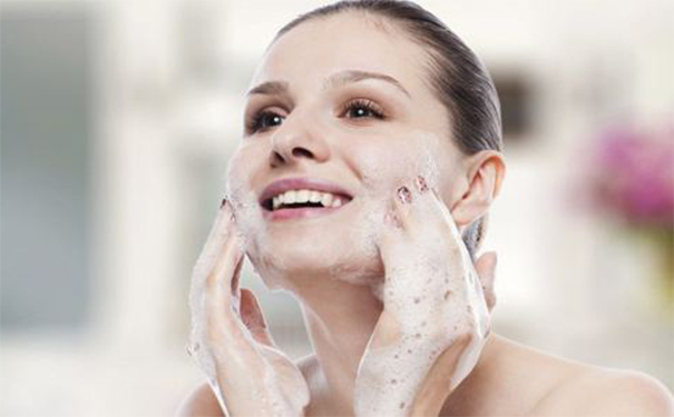 牛奶有哪些护肤作用？牛奶护肤可以怎么做面膜？(1)