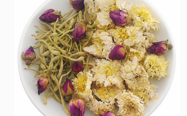 金银花和菊花能一起泡水喝吗？金银花和菊花泡水喝好吗？(1)