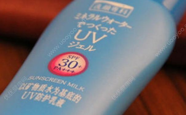 资生堂洗颜专科矿物质水清透防晒乳液spf25 pa++(80ml)怎么样？(1)