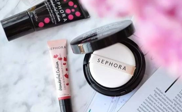 丝芙兰柔光气垫粉底液好用吗？丝芙兰柔光气垫粉底液怎样？(1)