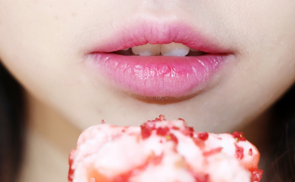 菲丽菲拉染色唇液好吗？菲丽菲拉染色唇液试色(1)