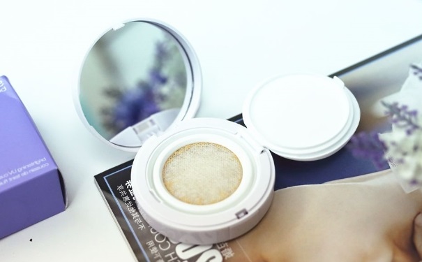 植村秀气垫粉底色号选择 植村秀气垫粉底试色怎么样(1)