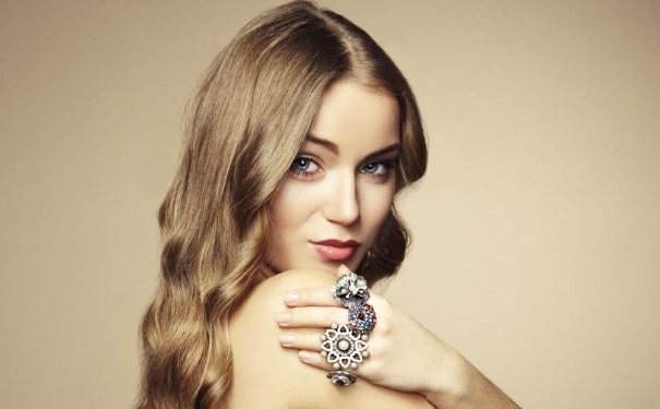 长雀斑吃什么食物好？雀斑的食疗方法(1)