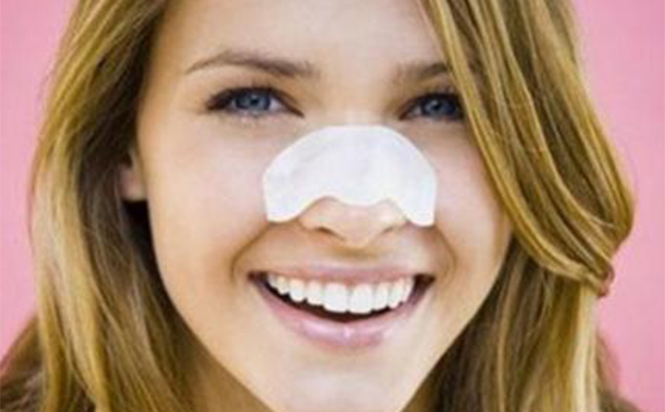 去黑头有哪些误区呢？去黑头有哪些错误方法？(1)