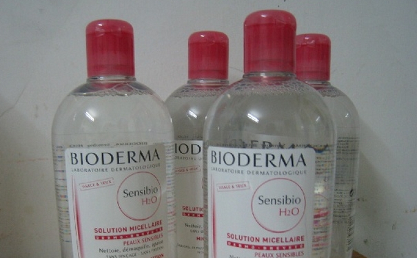 卸妆乳和卸妆水哪个好？卸妆水跟卸妆乳哪个好？(1)