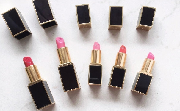 今年最流行的口红颜色？2017最火的9支网红唇膏有哪些？(1)