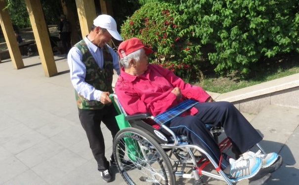 老人脑血栓前兆是什么？老年人脑血栓有哪些前兆？(1)