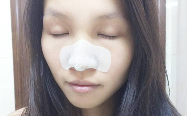 黑头的形成原因有哪些？长痘痘又是什么原因？(1)