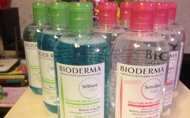 卸妆乳和卸妆油哪个好？卸妆乳跟卸妆油的区别有哪些？(1)