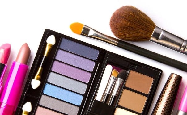 肌肤敏感怎么选择化妆品？敏感肌怎么选择合适的化妆品？(1)