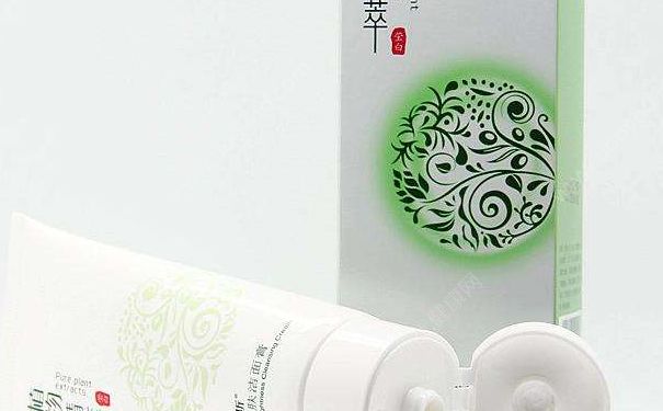 真丽斯植物精萃控油平衡洁面膏好用吗？(1)